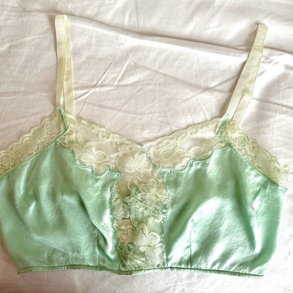 Elegant Lace Trim Silk Bralette - Mint Green